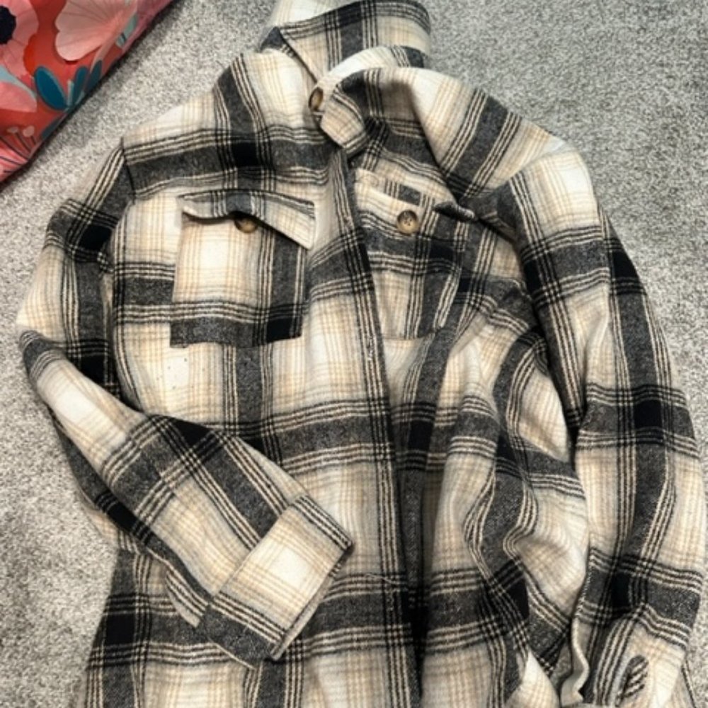 Cute button flannel